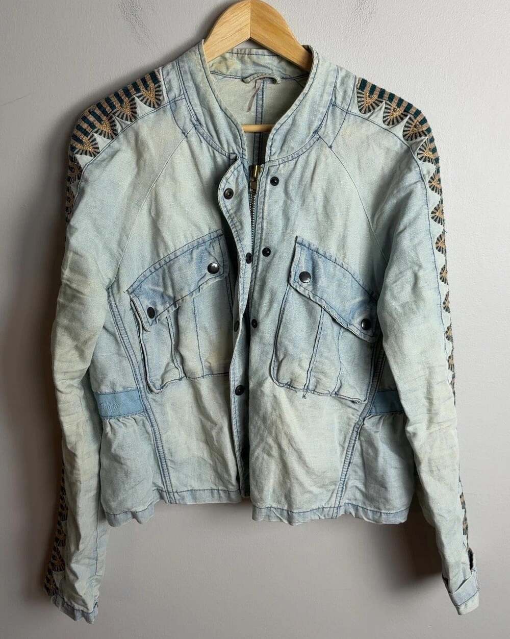 Free People Jean Jacket Light Wash Embroidered Linen Blend Boho Size Small Wm’s - Picture 1 of 7
